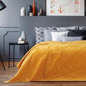 Žlutý sametový přehoz přes postel AmeliaHome Laila Honey, 260 x 240 cm